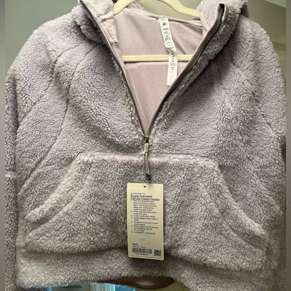 Brand new with tags lulu scuba sweatshirt